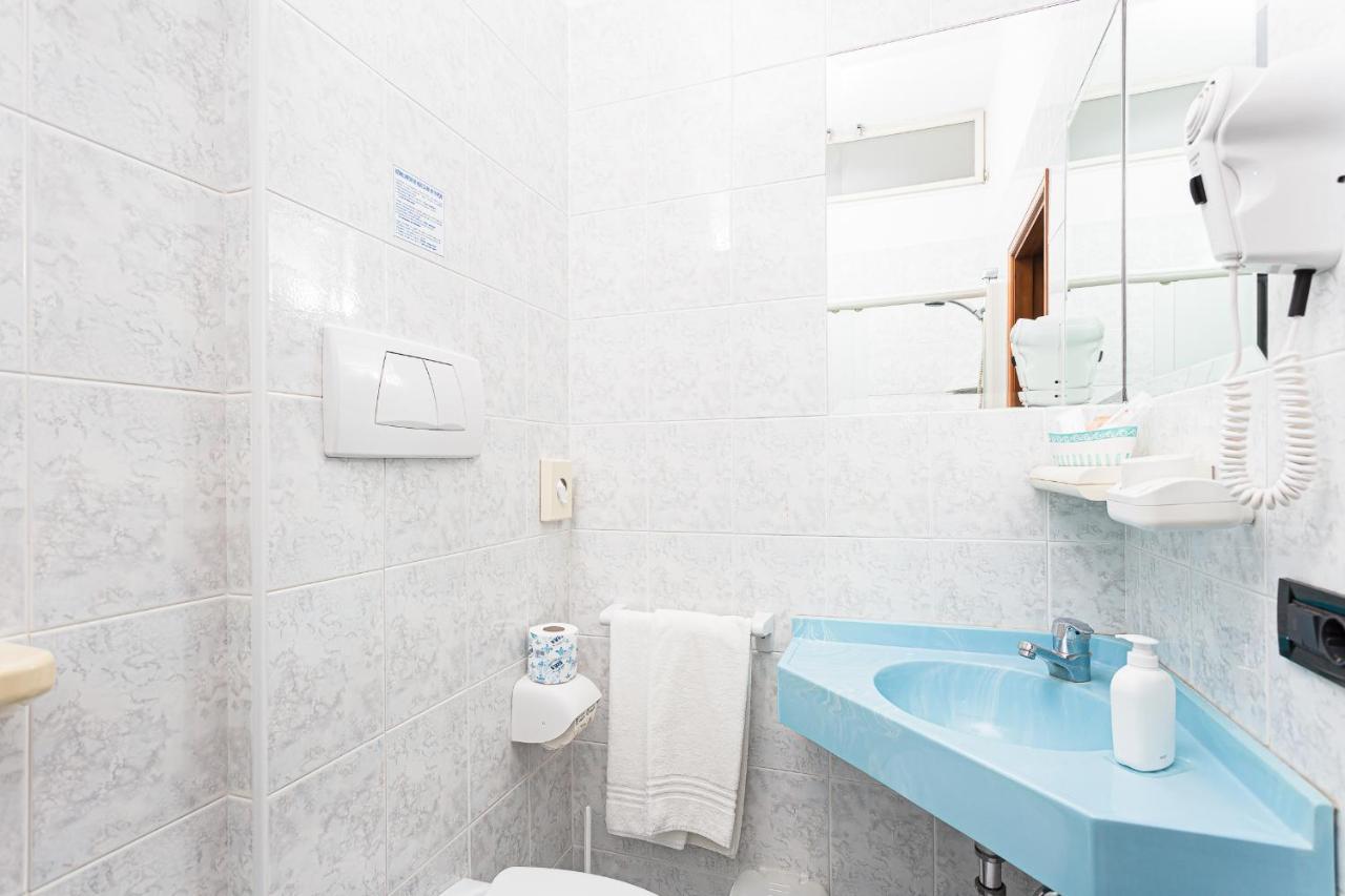 Little Hotel Чезенатико Екстериор снимка