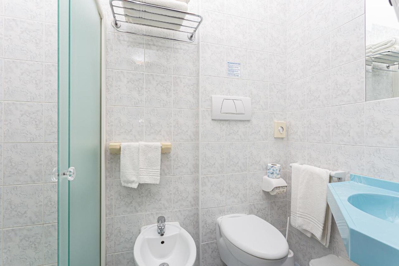 Little Hotel Чезенатико Екстериор снимка