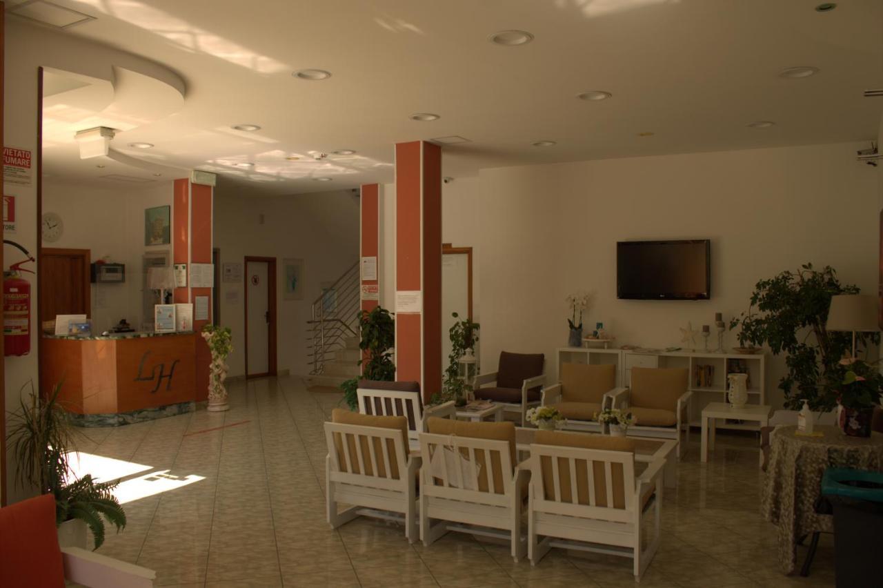 Little Hotel Чезенатико Екстериор снимка